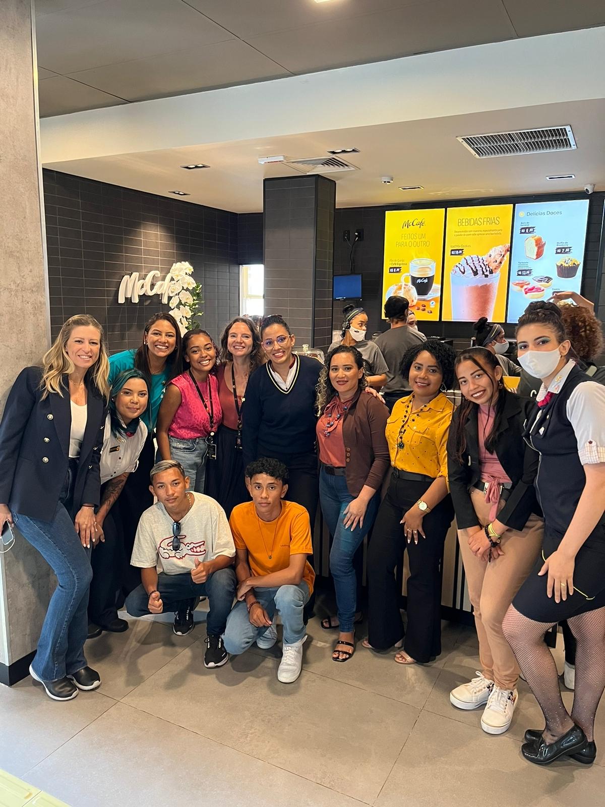 Arcos Dorados e Junior Achievement selam parceria para programas de educação empreendedora para jovens