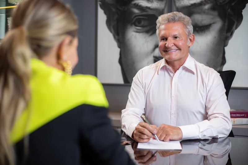 Busca por resultado perfeito move pacientes até o outro lado do mundo