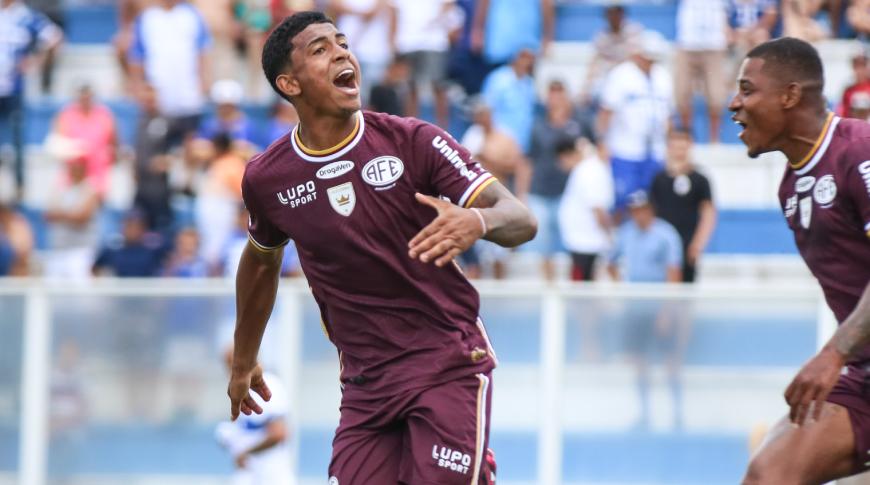 CRAQUE DO JOGO, JOHN KENNEDY COMEMORA ESTREIA E EXALTA FORÇA MENTAL DO GRUPO