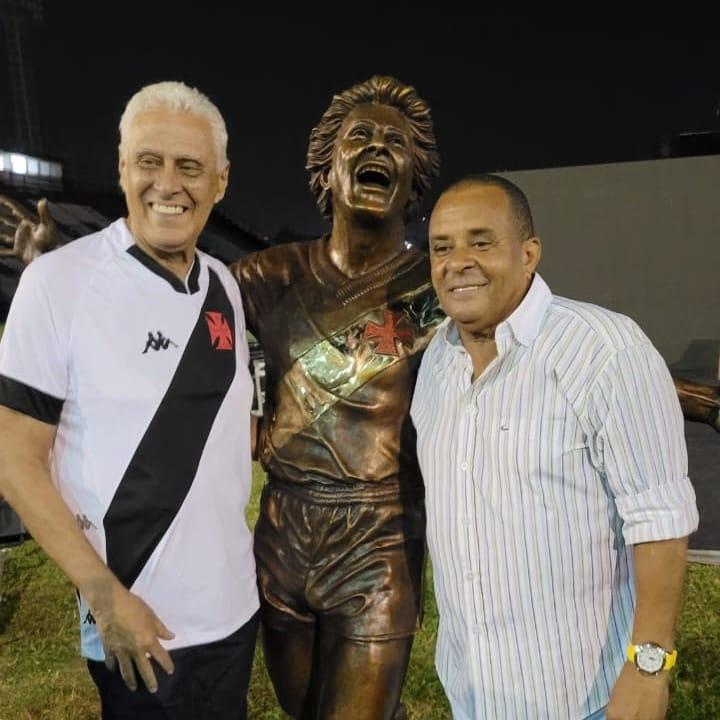 Morre Roberto Dinamite, maior jogador da história do Vasco.