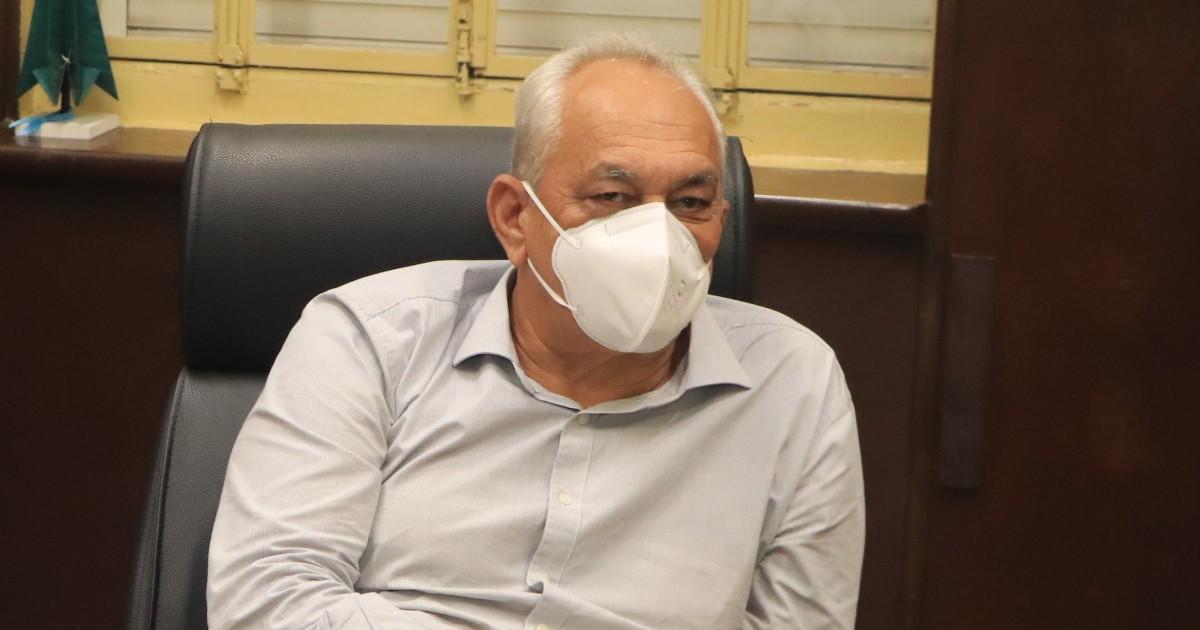 Motoristas pedem recuperação de sanitário da Praça de Santa Cruz