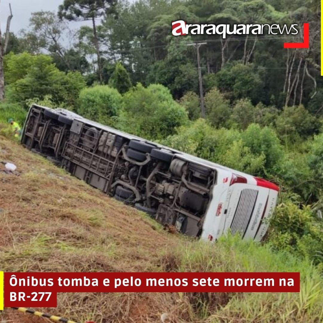 Ônibus tomba e pelo menos sete morrem na BR-277
