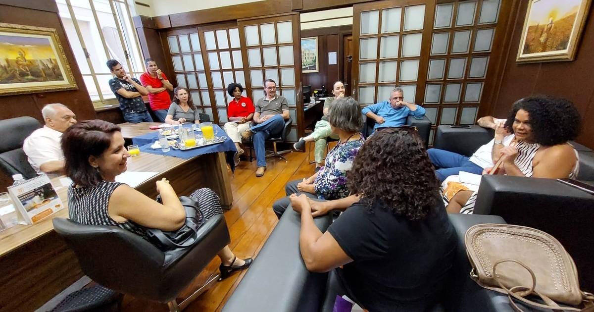 Assentados são recebidos por superintendente do Incra na Câmara de Araraquara