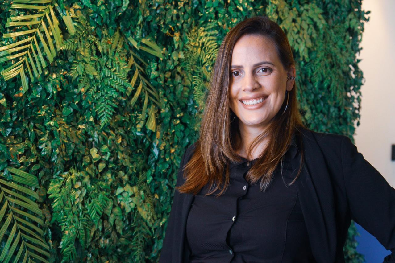 Mês das Mães: como mulheres conciliam maternidade e carreira no setor imobiliário e da construção