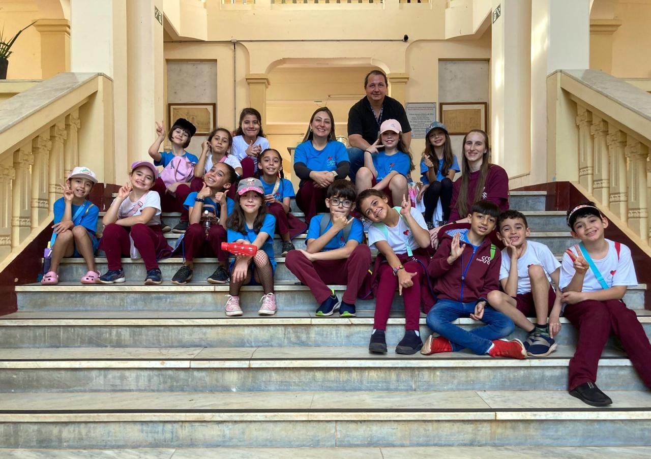 DAAE RECEBE ALUNOS DA ESCOLA CRER PARA SER NA ETA FONTE