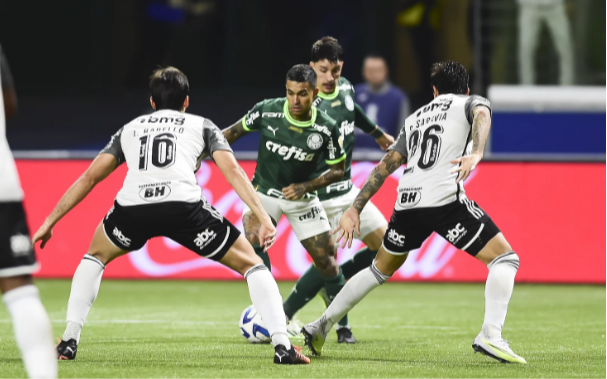 Palmeiras empata com Atlético-MG e avança na Libertadores