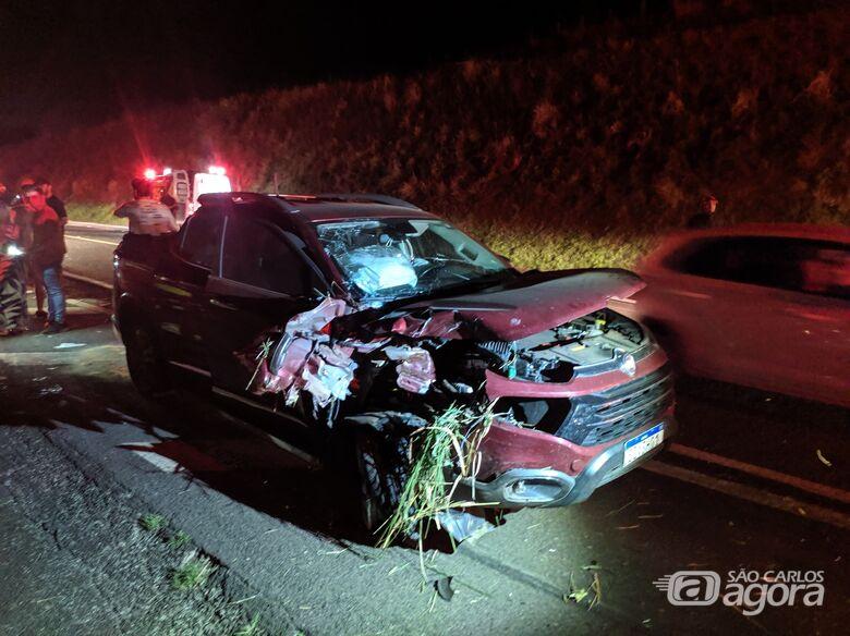 "Rodovia SP-215: Acidente com S10 e Fiat Toro deixa Quatro Feridos"