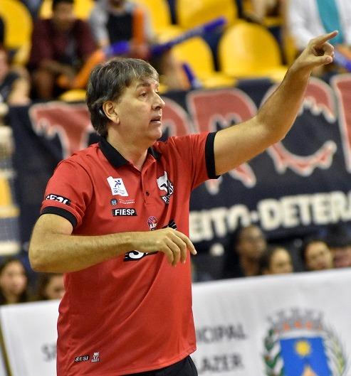 Jo&atilde;o Camargo, treinador do Sesi Araraquara