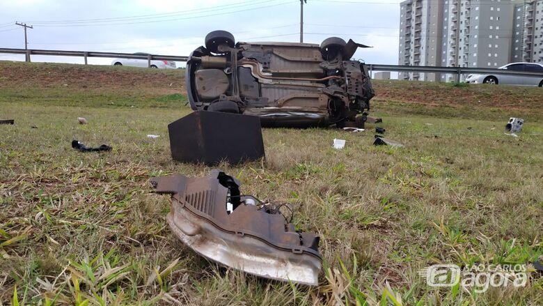 "Furto de Ve&iacute;culo: Capotamento na SP-310" - 38 caracteres