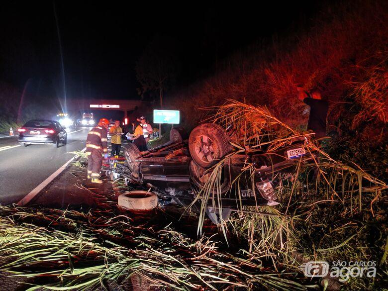 "Acidente Grave: Quatro Feridos na SP-215 com S10 e Fiat Toro"