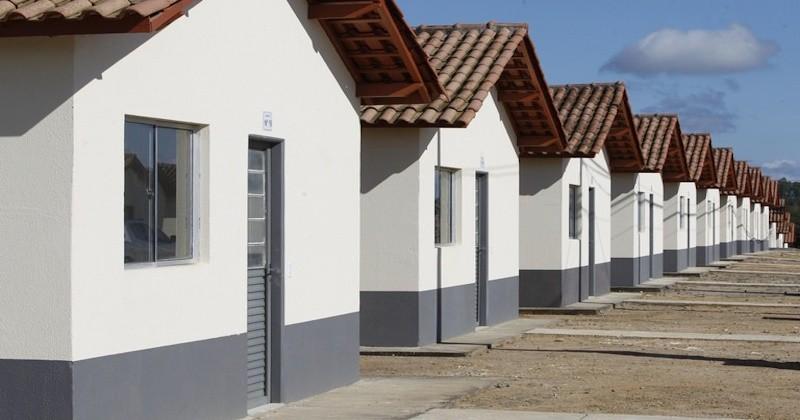 Programas habitacionais e falta de moradias são tema de requerimento