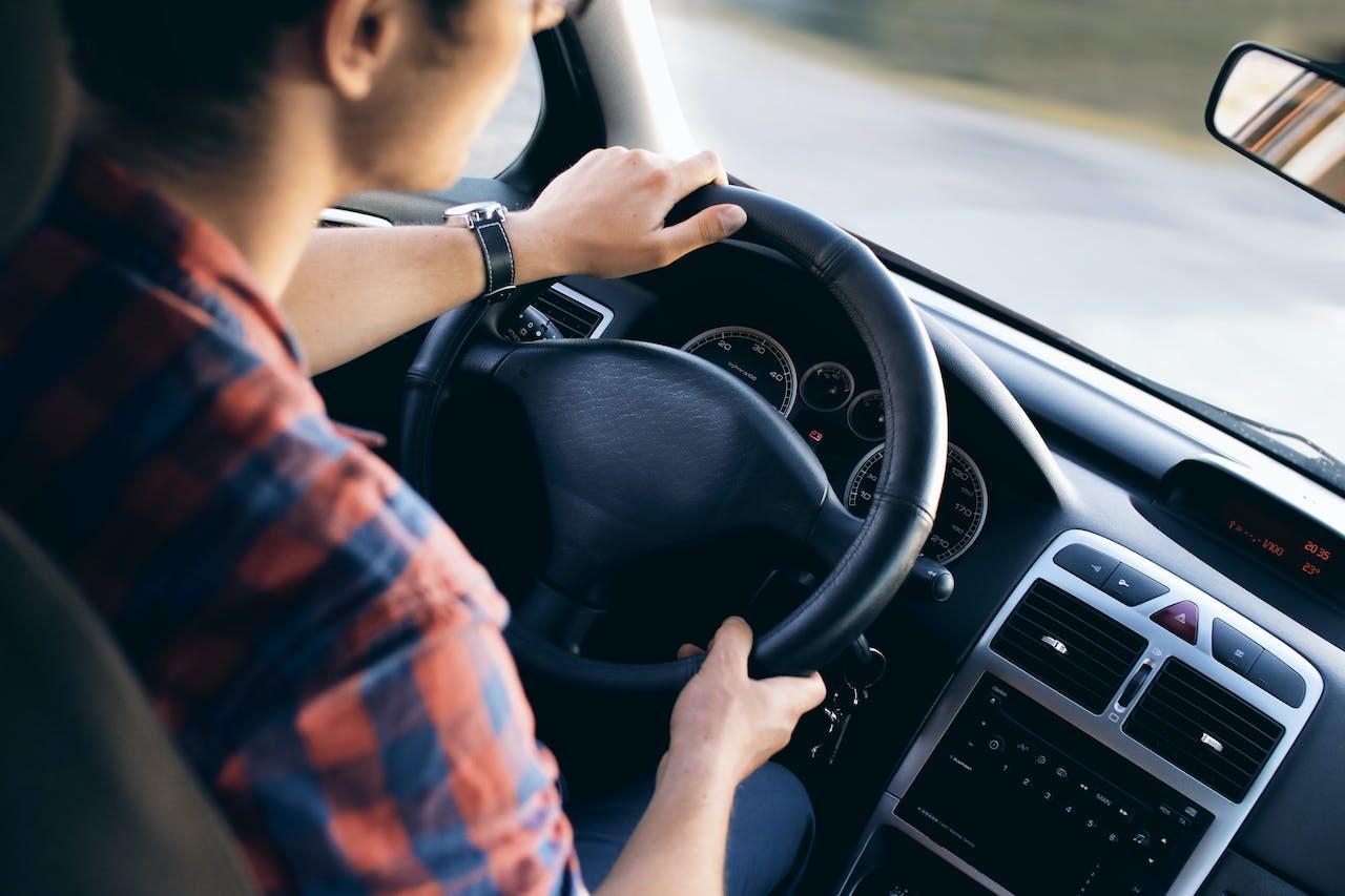 Quais são as manutenções básicas de um carro?