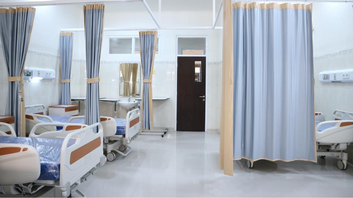 71% dos hospitais paulistas registram aumento de internações por covid e dengue, informa SindHosp
