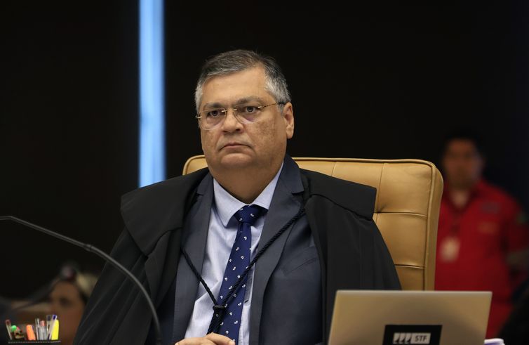 Dino rejeita recurso de Bolsonaro contra multa mil aplicada pelo TSE