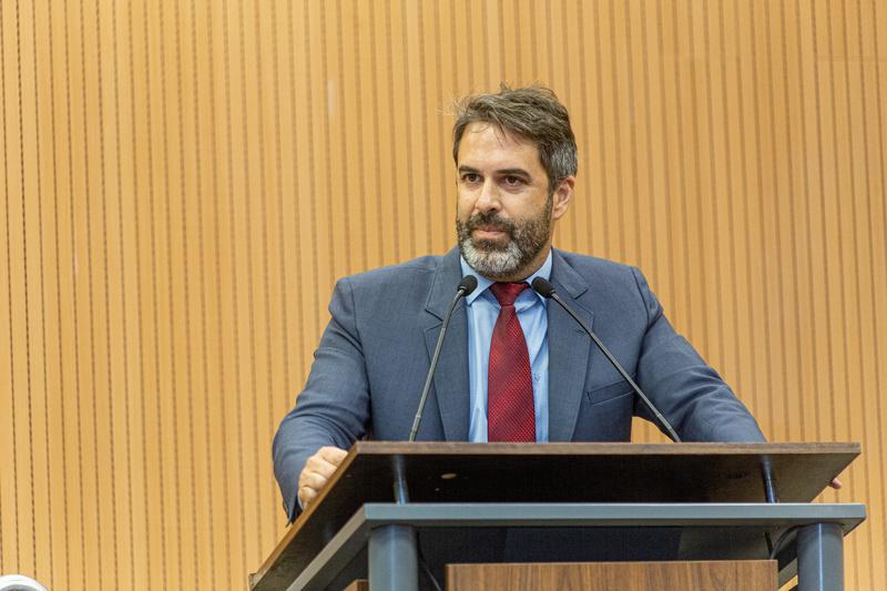 Vereador de Campinas lança livro com sugestões para reflexão e crescimento do país