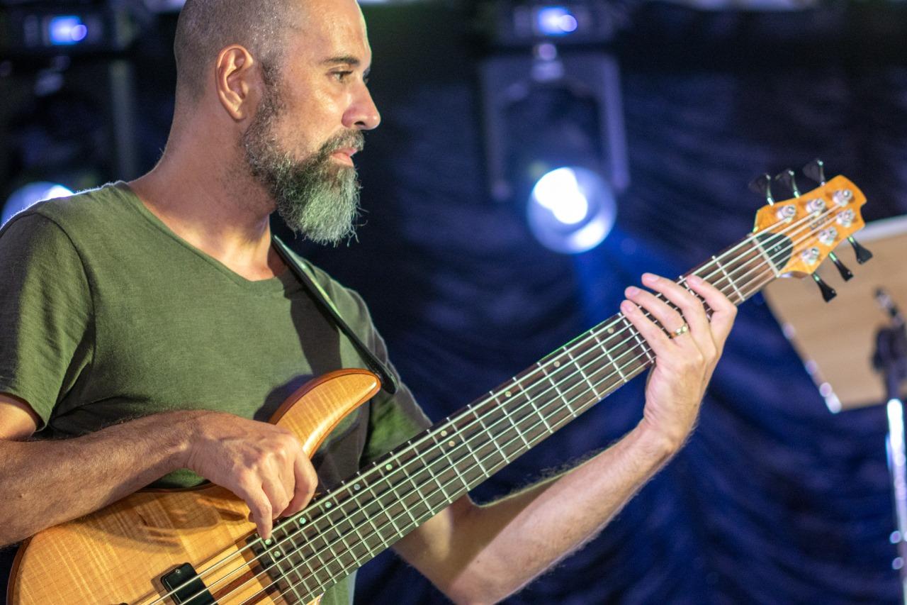Araraquarense Cleber Fogaça leva show gratuito para Monte Azul Paulista/SP  e São Paulo/SP