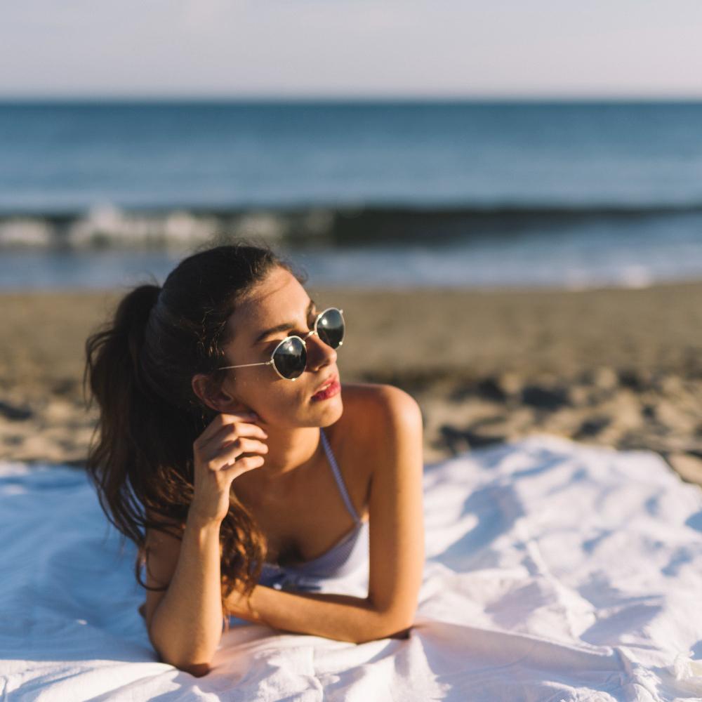 Quais são os cuidados que devo ter com o cabelo ao ir à praia?