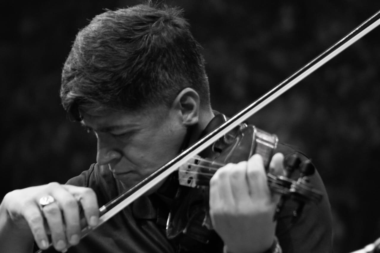 “Ecos de um Tango Cigano” apresenta clássicos de grandes compositores no Teatro Santarosa