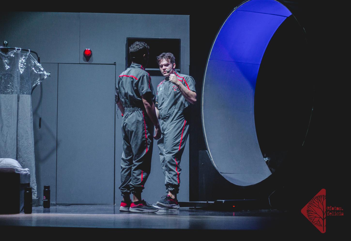 Síndrome de Bournout e aceleração social pautam espetáculo da Porão Produções Artísticas