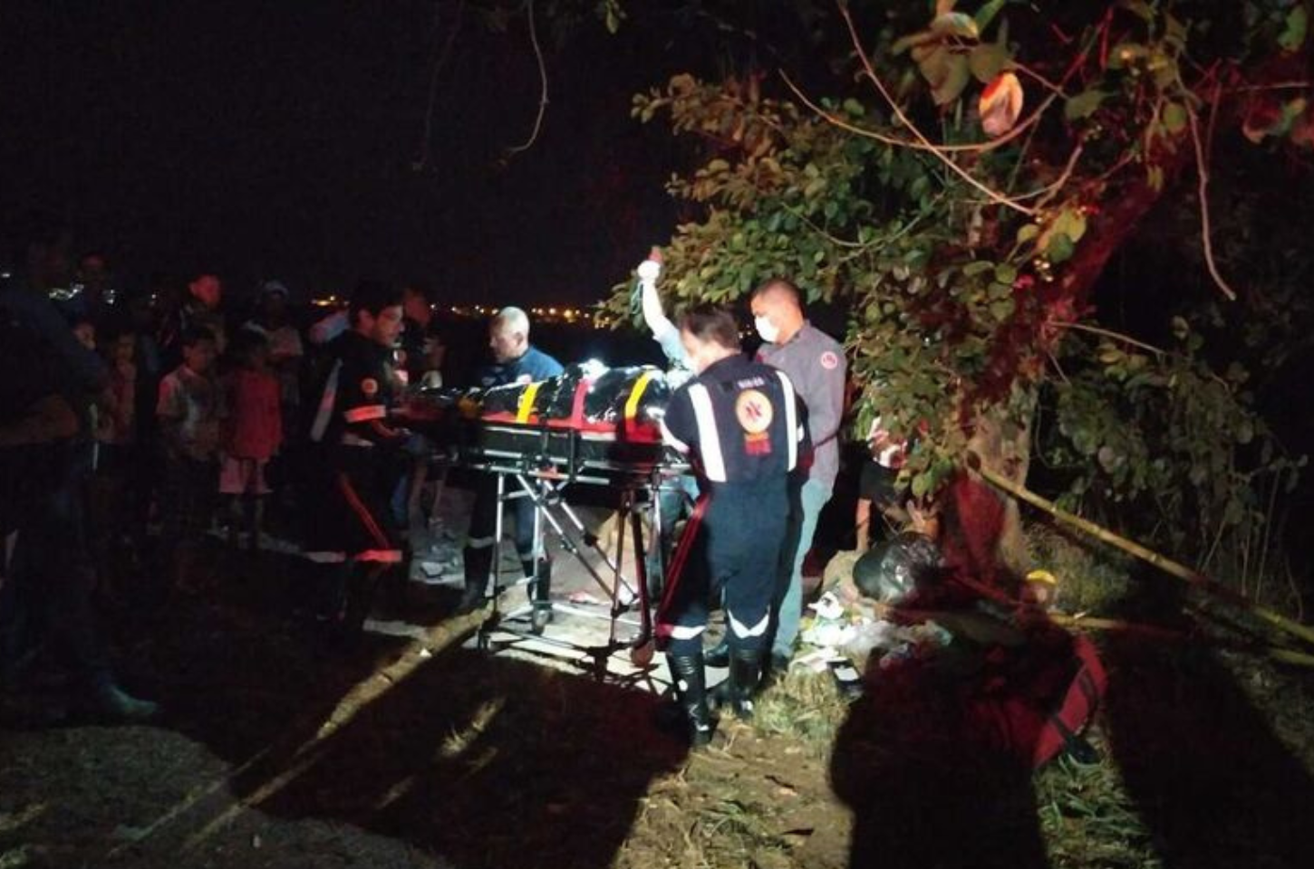 Acidente no Buracão: Homem Despenca de 10 Metros