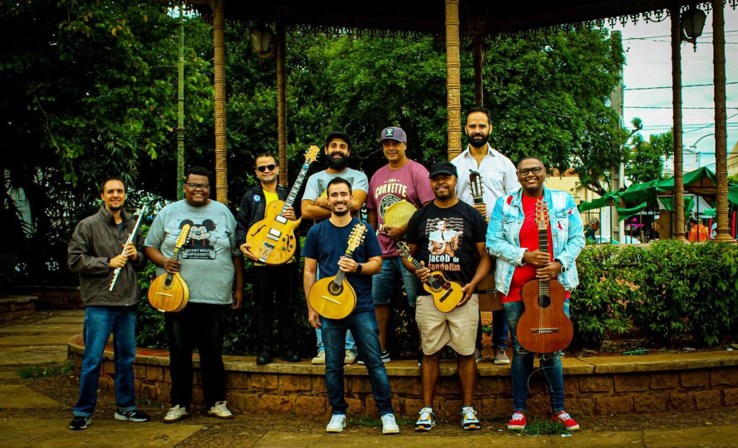 Música e Feira na Praça Pedro de Toledo