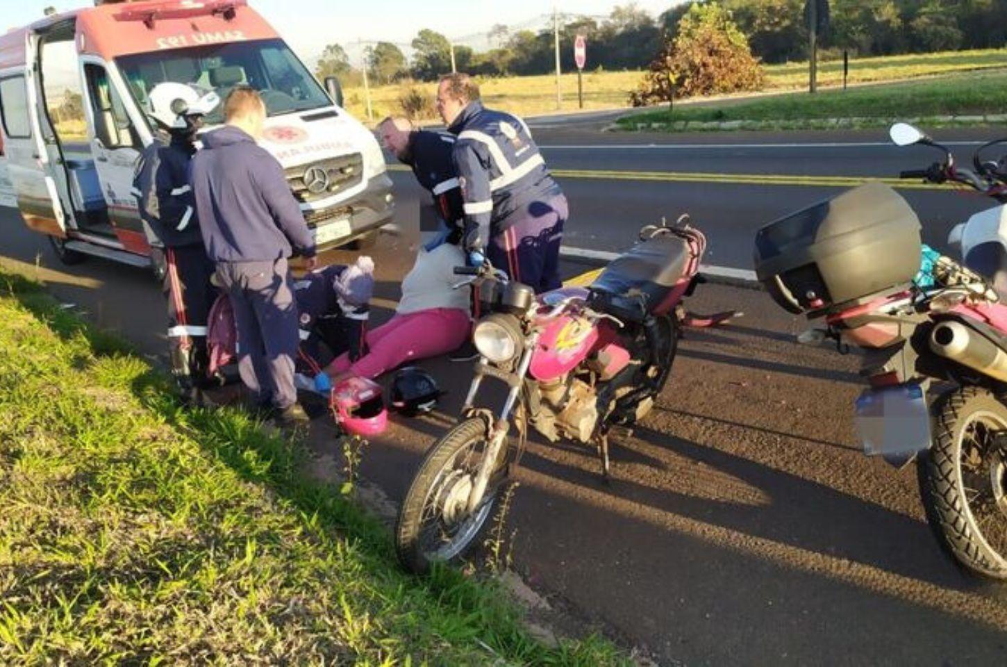 Acidente na SP-215 fere dois homens e uma mulher