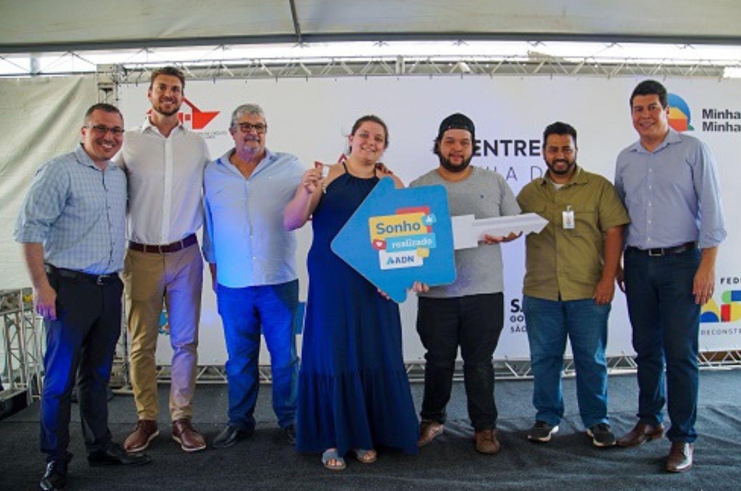 Araraquara celebra entrega de 300 unidades habitacionais pela ADN Construtora