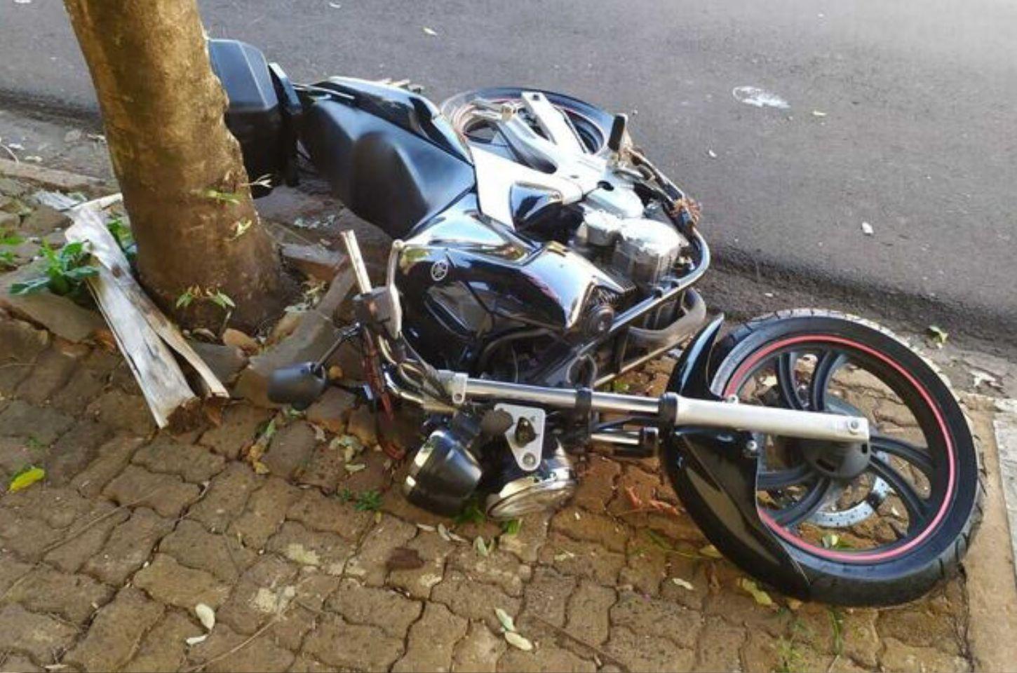 Motociclista de 42 Anos Sofre Ferimentos Graves em Acidente na Região
