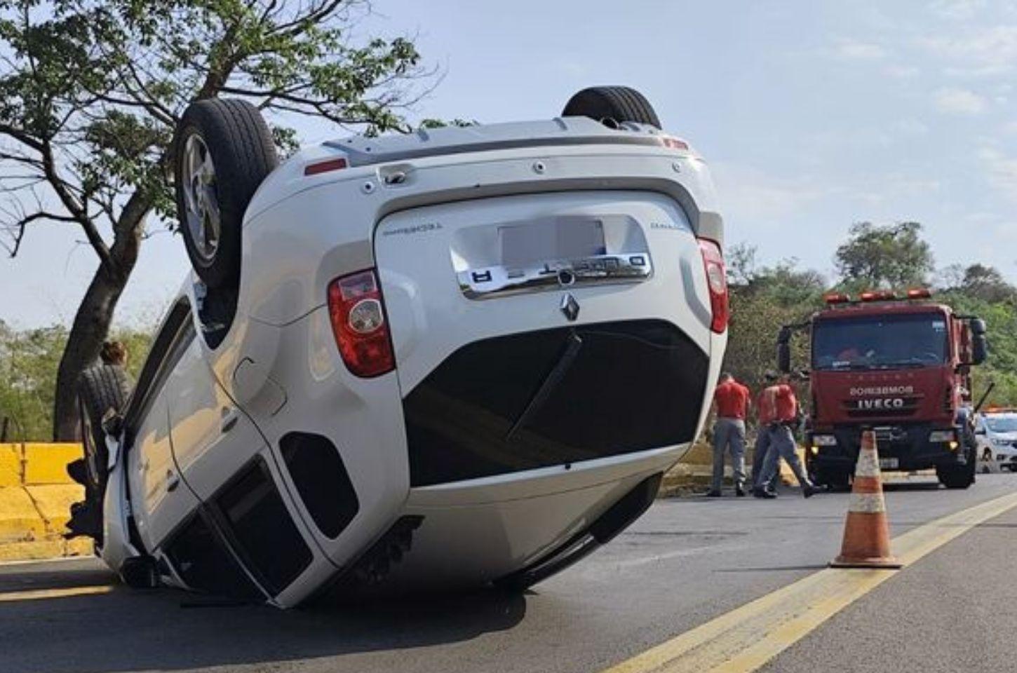 Capotamento: Motorista Sai Ileso