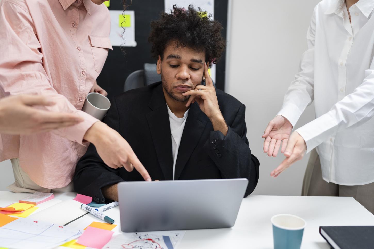 PRECONCEITO NO TRABALHO ATINGE 4 A CADA 10 TRABALHADORES