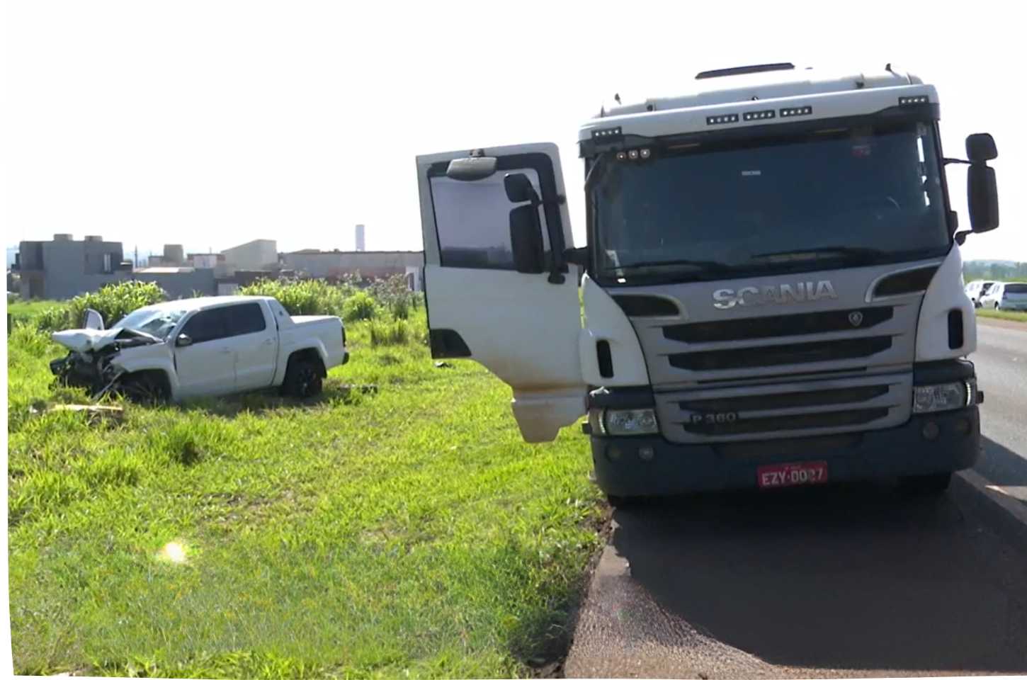 Acidente entre Caminhonete e Carreta Deixa uma Vítima Fatal