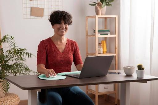 Como Trabalhar em Casa na Internet: Guia Completo para Iniciar Sua Carreira Online