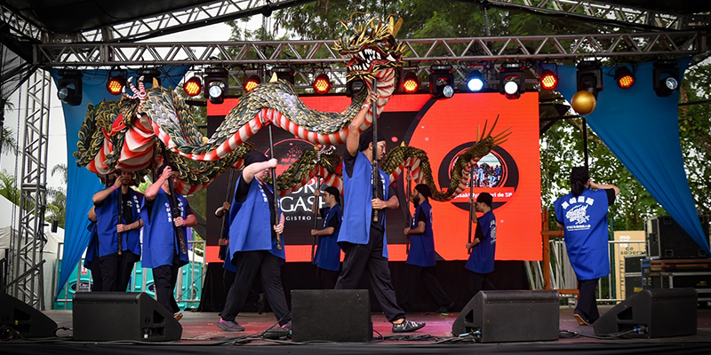 A tradição japonesa da Dança do Dragão chega a Araraquara