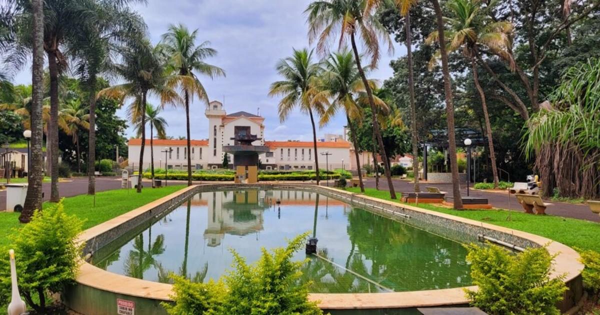 Alcindo Sabino questiona Prefeitura sobre prazos, custos e motivo de fechamento