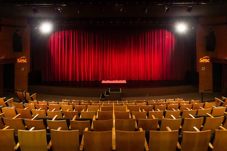 Curso de teatro gratuito para jovens de 13 a 18 anos