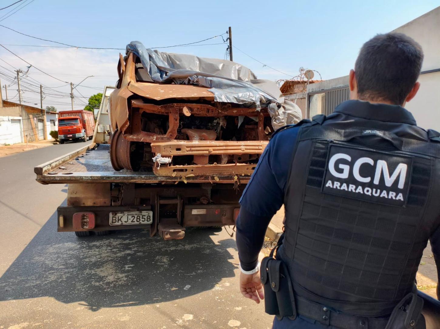 GCM de Araraquara apreende 16 veículos abandonados em seis meses