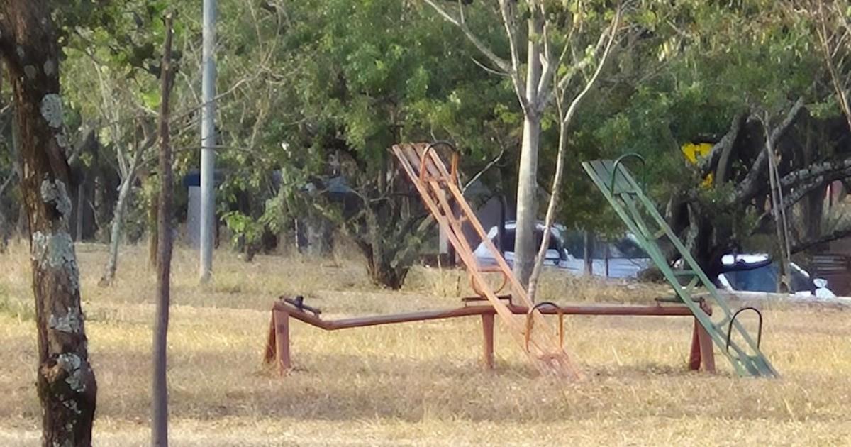 Manutenção de equipamentos em parque público é solicitada à Prefeitura