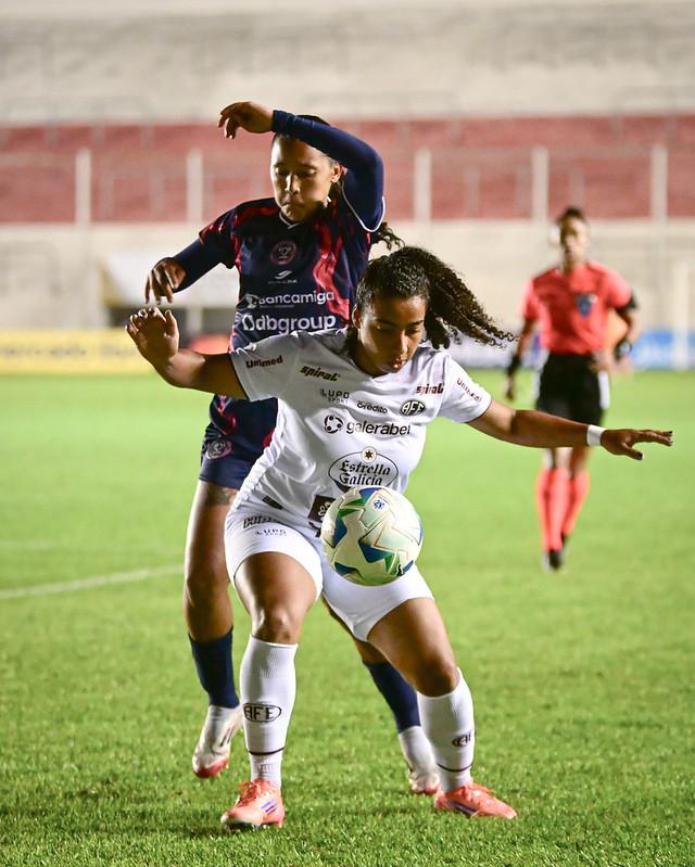 Guerreiras Grenás estreiam com vitória suada na Libertadores