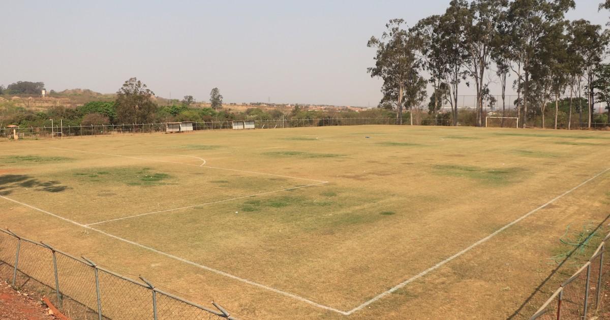 Melhorias em campos e quadras são solicitadas para o Pinheirinh
