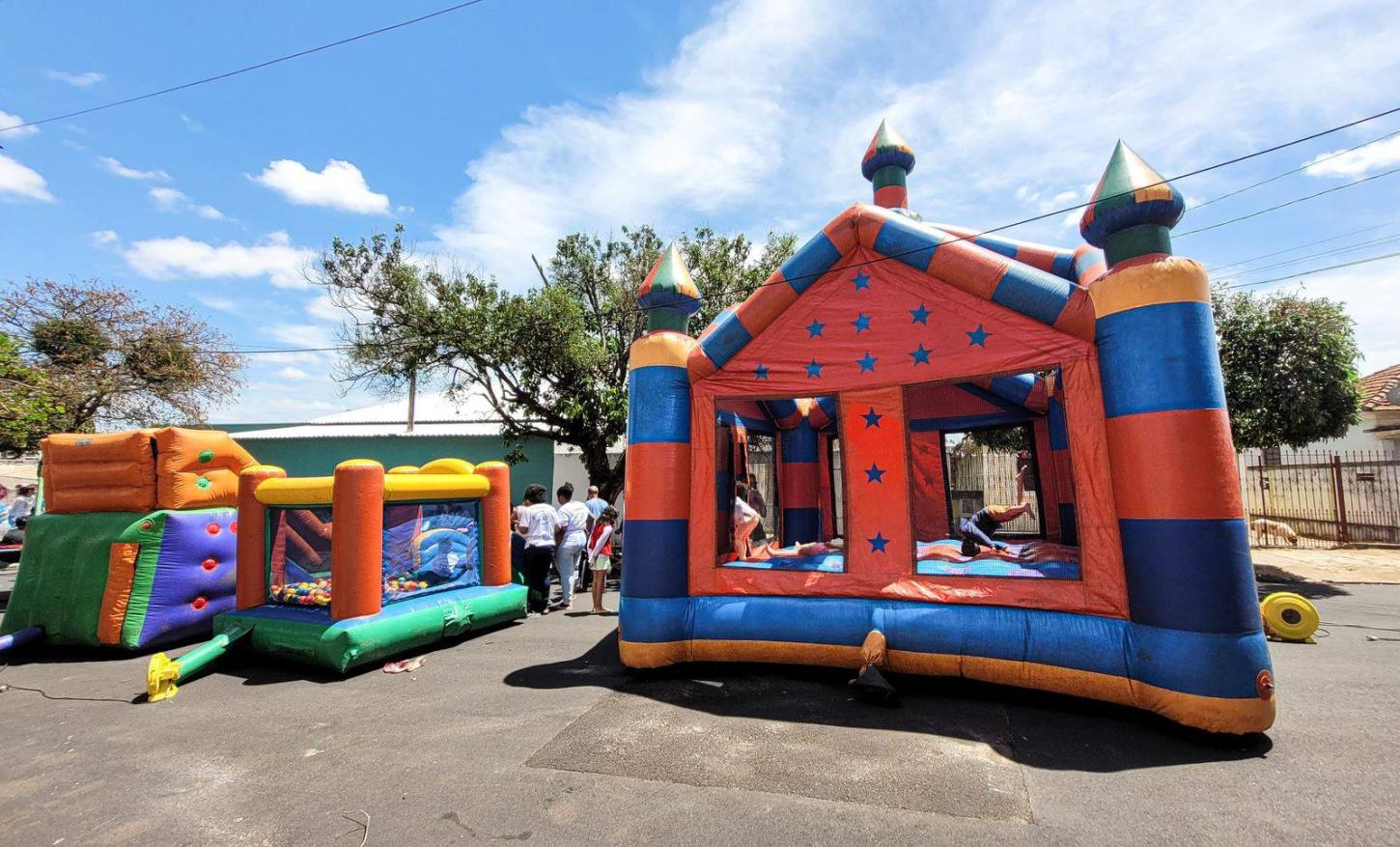 Terreiro Pedra Verde promove evento na Vila Xavier com diversão e guloseimas
