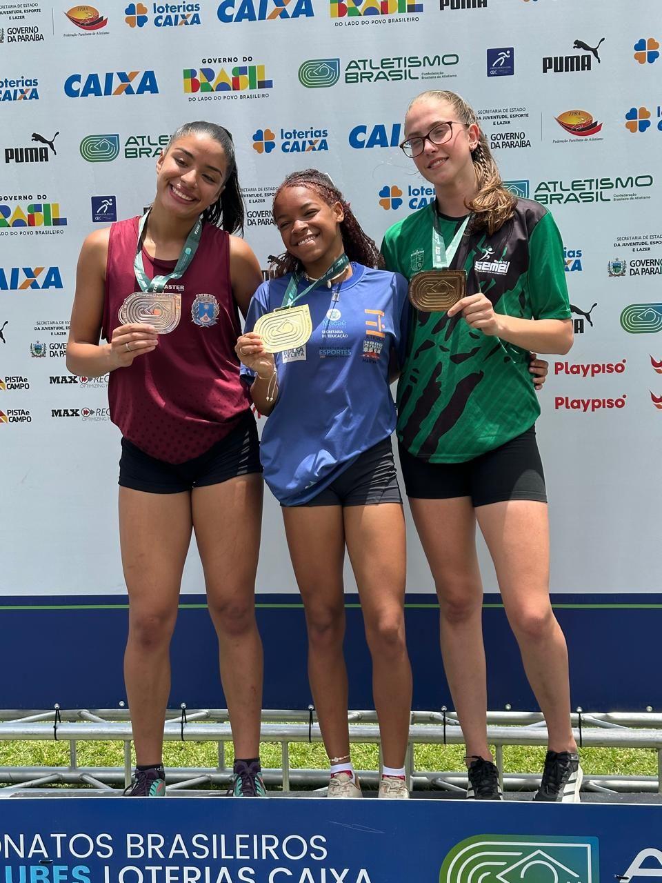 Yasmmin Souza brilha em João Pessoa (PB) e conquista a prata nos 250m