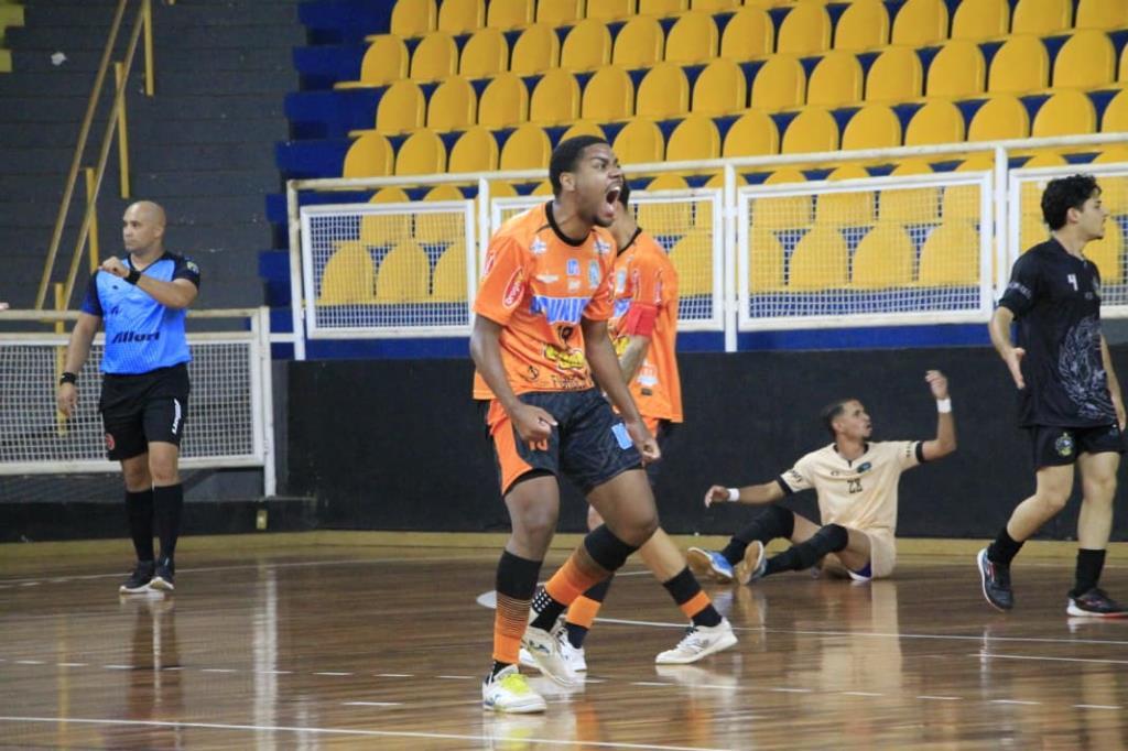 Futsal Sub-20 de Araraquara avança e segue vivo na Liga Paulista