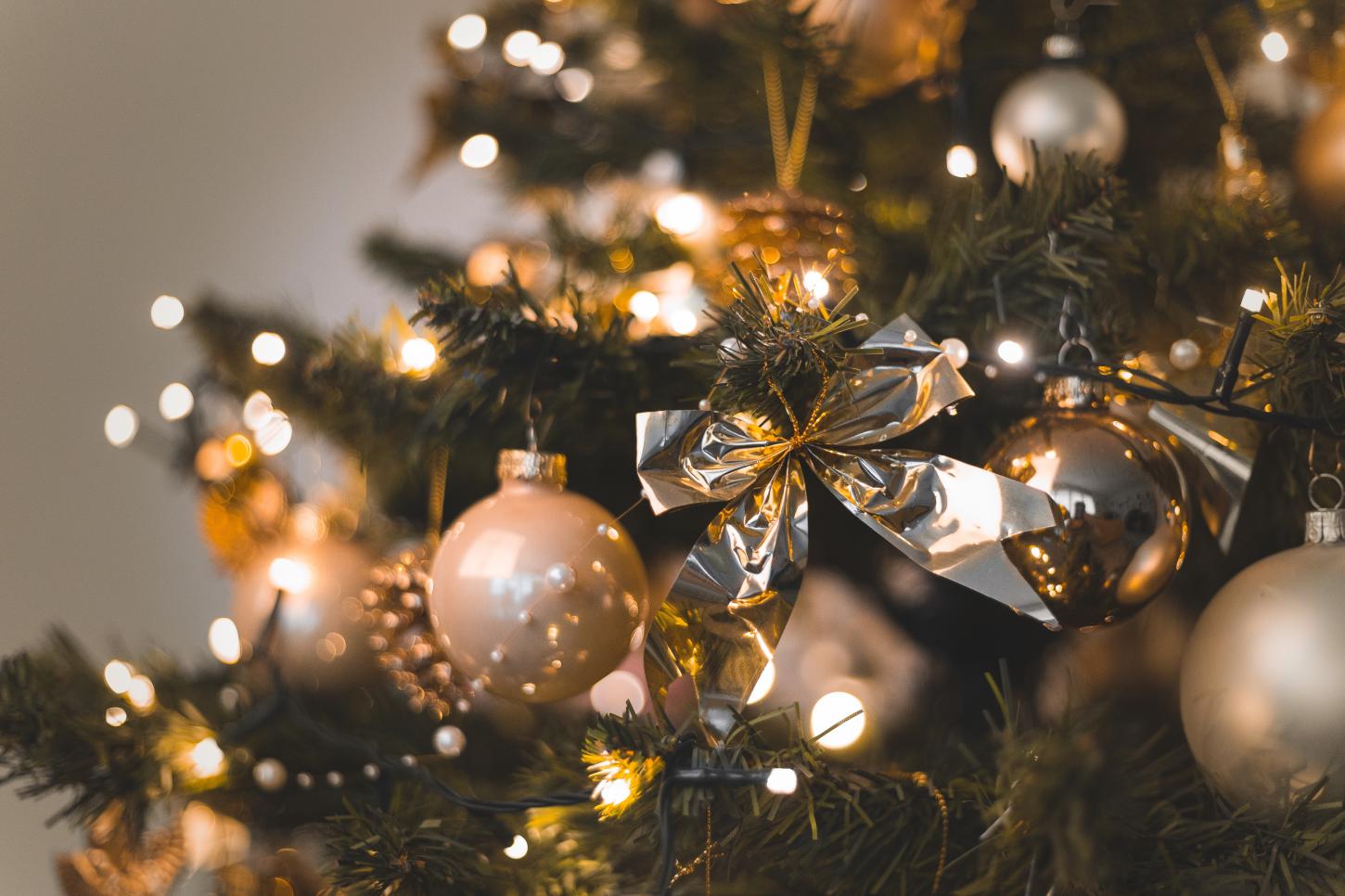 LUZES DE NATAL SOBRECARREGAM VISÃO E PROVOCAM DESCONFORTO OCULAR