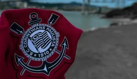 Conselho do Corinthians aprova balanço de 2025 mesmo com débito bilionário