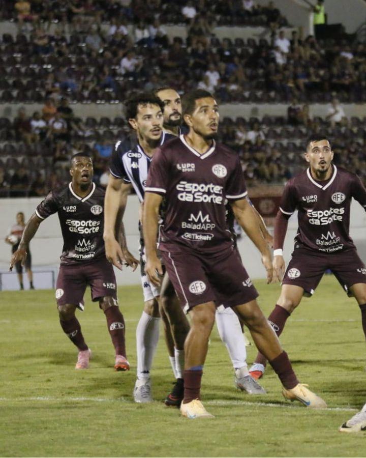 FERROVIÁRIA TROPEÇA NA FONTE E BOTAFOGO-PB SEGUE 100% NA SÉRIE C