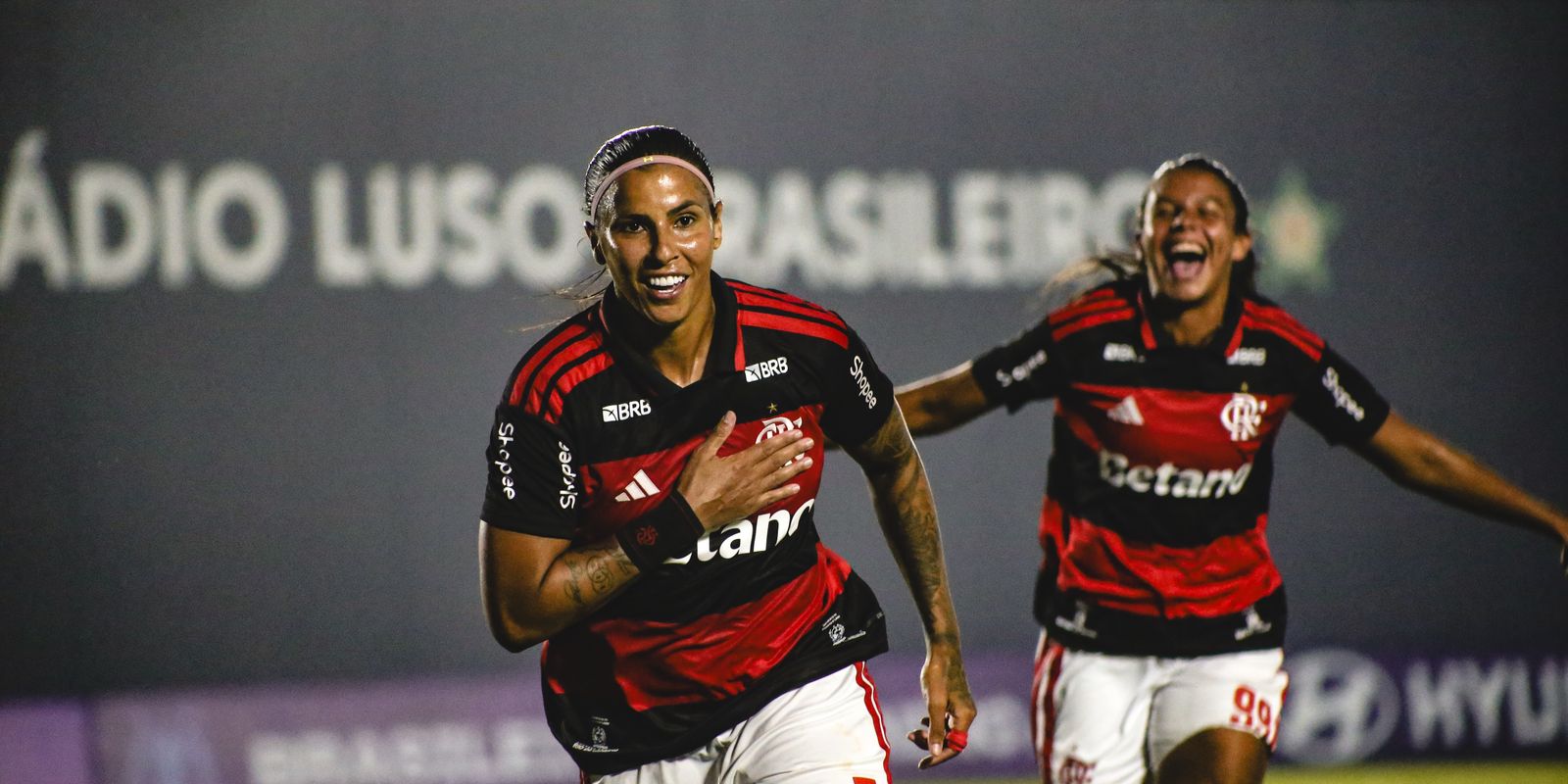 Flamengo vence o Vitória e se aproxima dos líderes do Brasileirão Feminino
