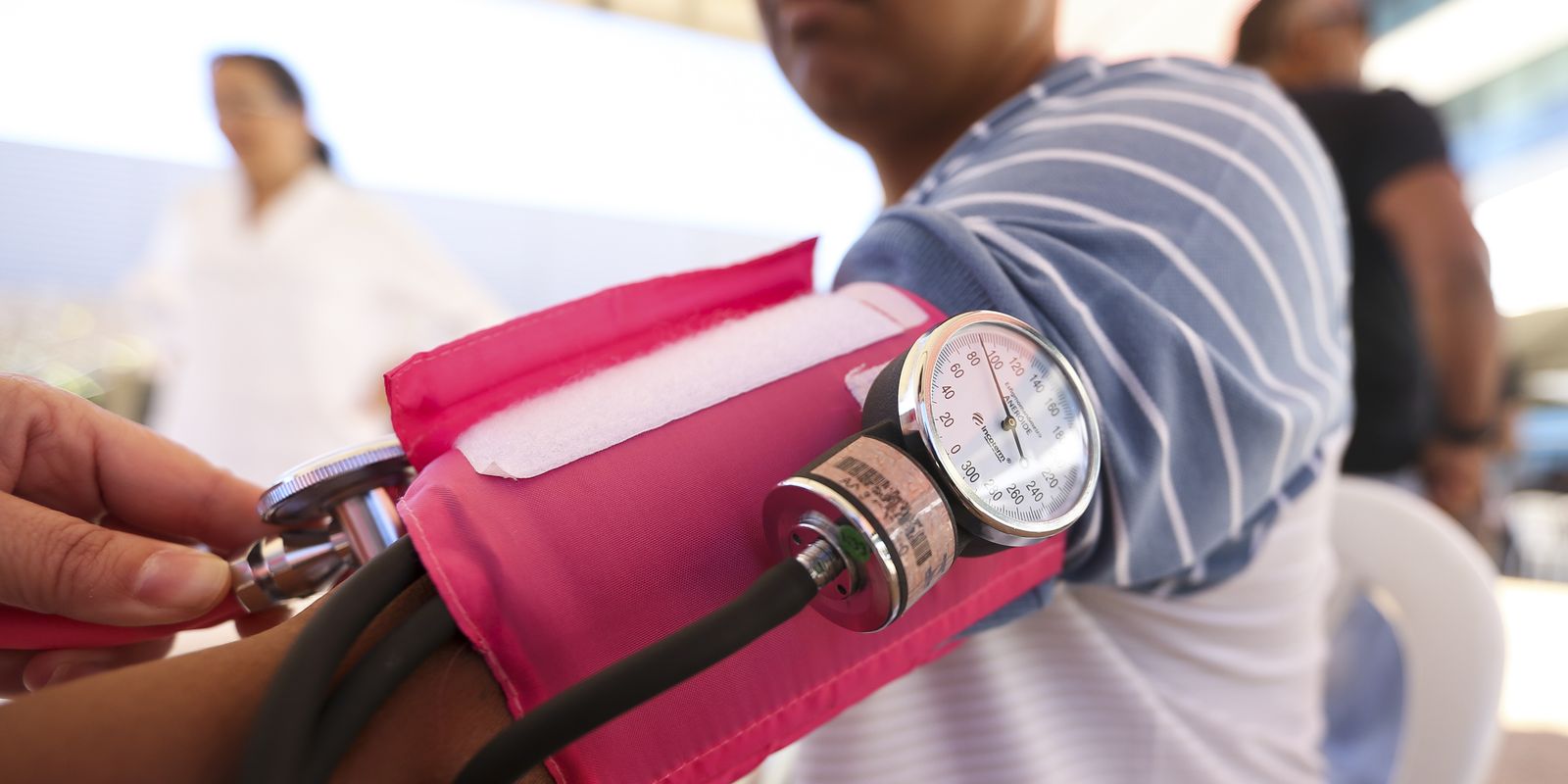 Hipertensão: a condição silenciosa e hereditária que exige mudanças de hábitos