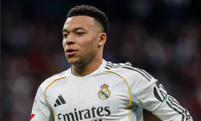 Mbappé tem lesão muscular a dois meses da Copa do Mundo