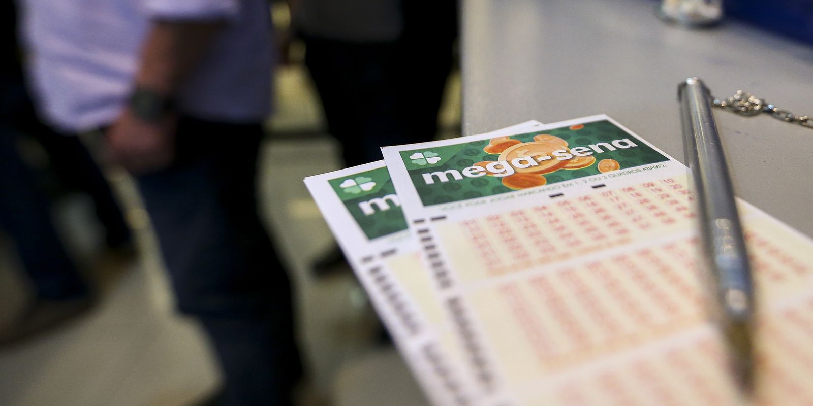 Mega-Sena acumulada pode pagar R$ 100 milhões no próximo sábado