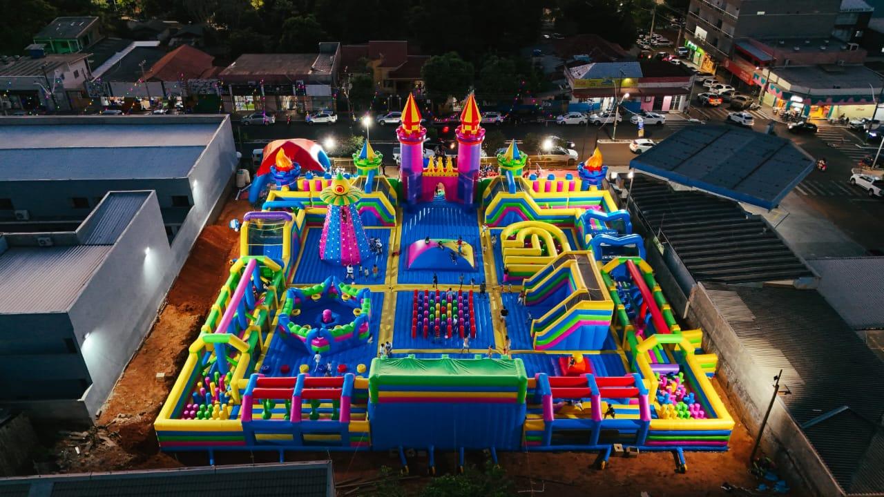 O Maior parque inflável do Brasil chega a Araraquara com 22 atrações e mais de 1.600 m² de diversão